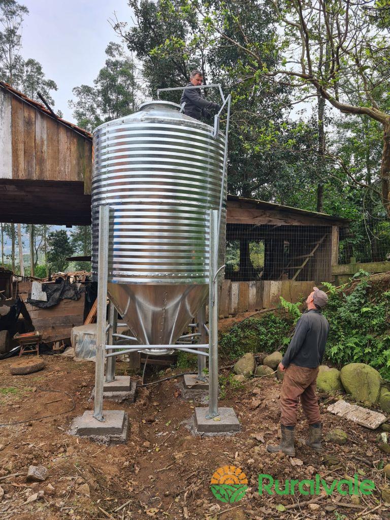 Silos de ração Novos