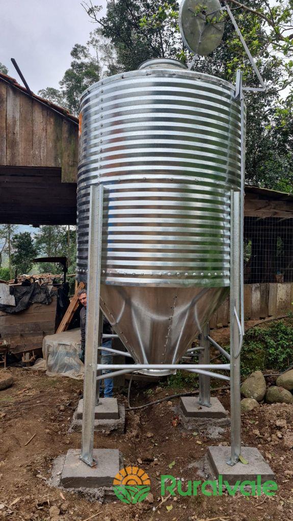 Silos de ração Novos